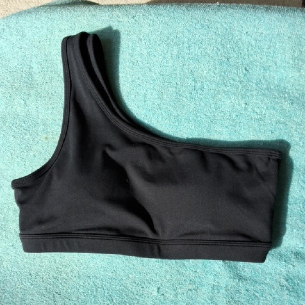 Black Bandeau One-Shoulder Crop Top